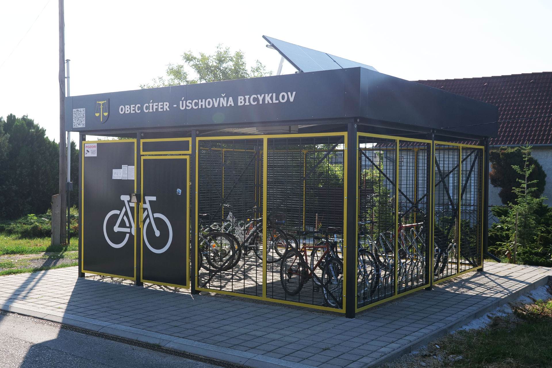 Uzamykateľný prístrešok pre bicykle CYKLOSAFE LITE