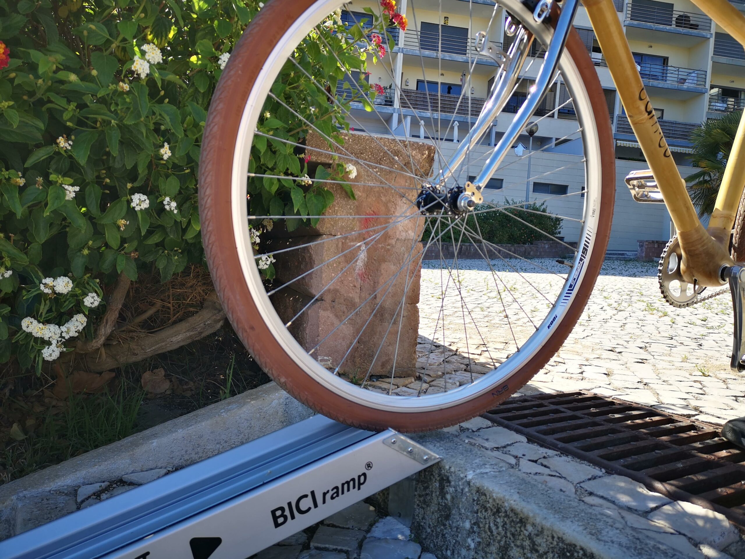 Schodiskový žliabok / rampa pre bicykle typ 01