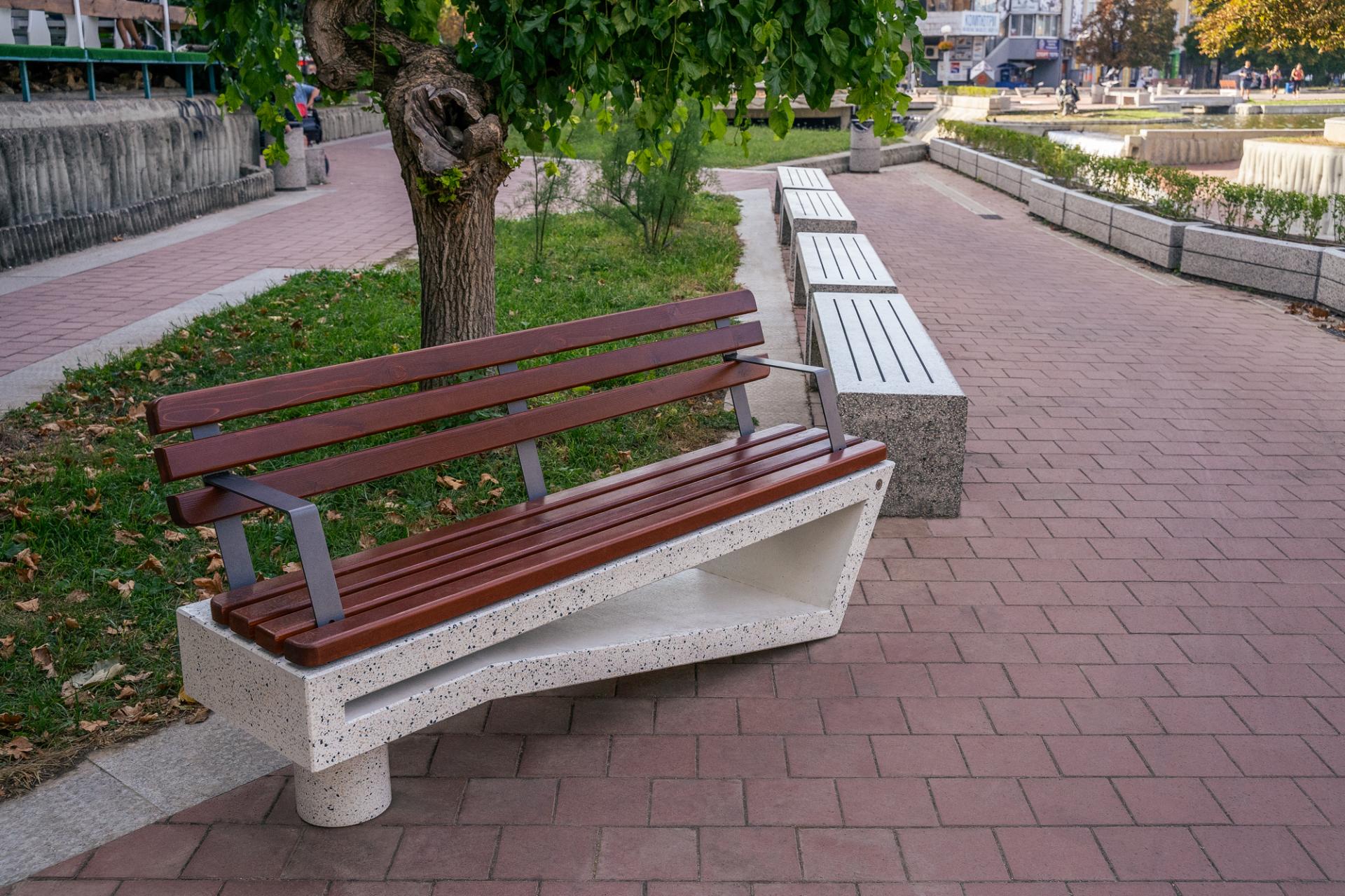 Betónová lavička typ 22