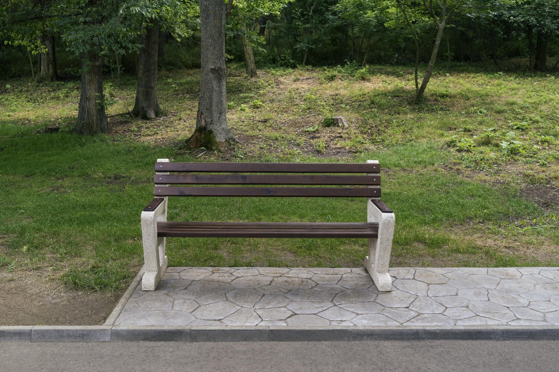 Betónová lavička typ 16